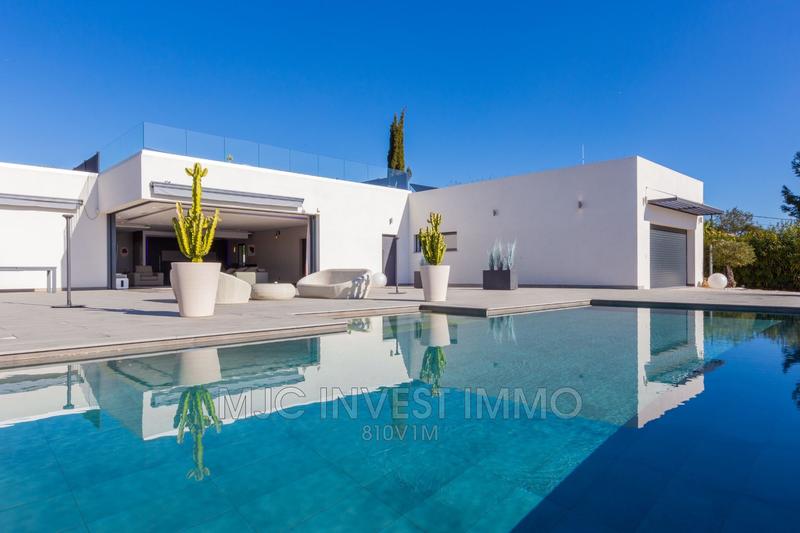 Villa - 257 m² - 10 pièces