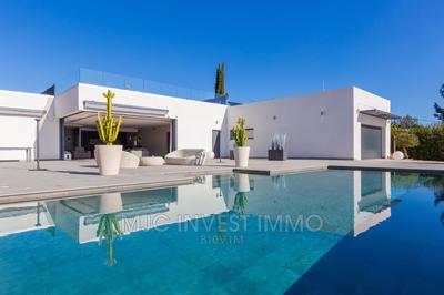 Villa - 257 m² - 10 pièces