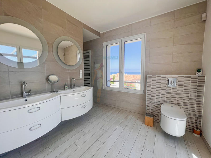 Villa - 211 m² - 7 pièces