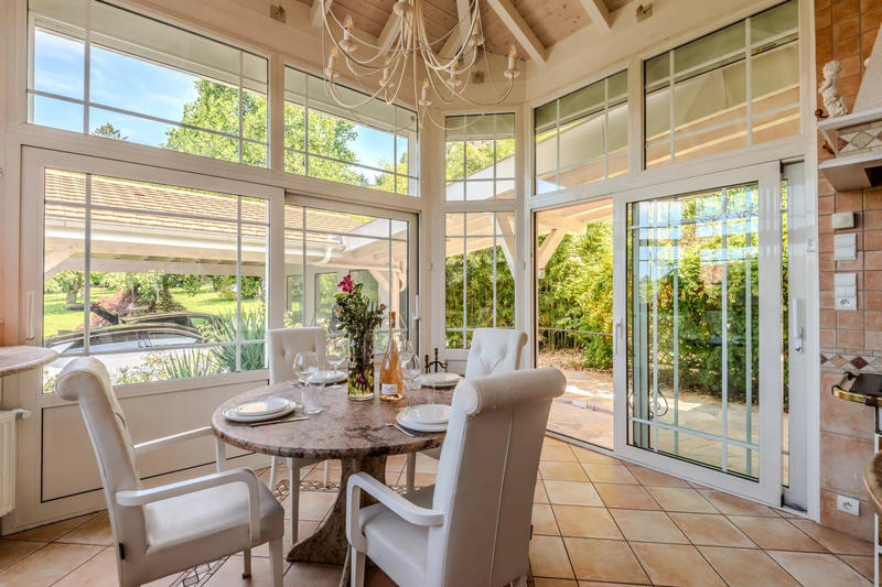 Maison - 380 m² - 9 pièces