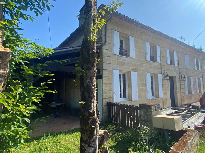 Maison - 250 m² - 7 pièces