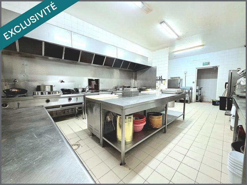 Local commercial - 942 m² - 9 pièces