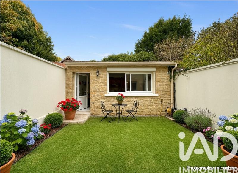 Maison - 203 m² - 10 pièces