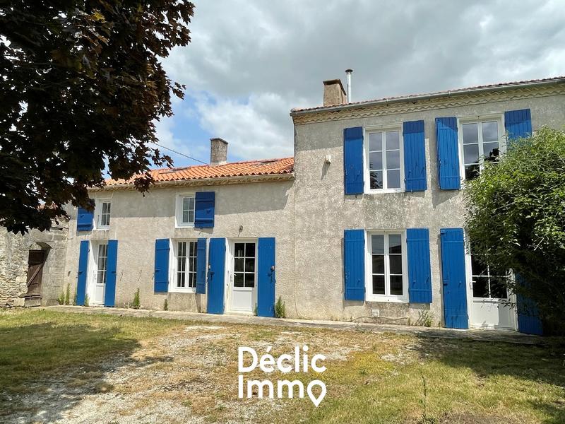 Maison - 338 m² - 8 pièces