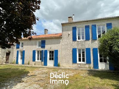 Maison - 338 m² - 8 pièces