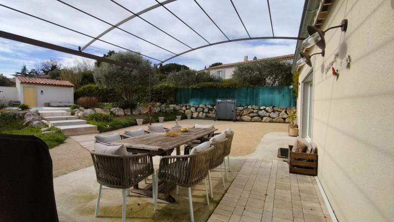 Villa - 200 m² - 12 pièces