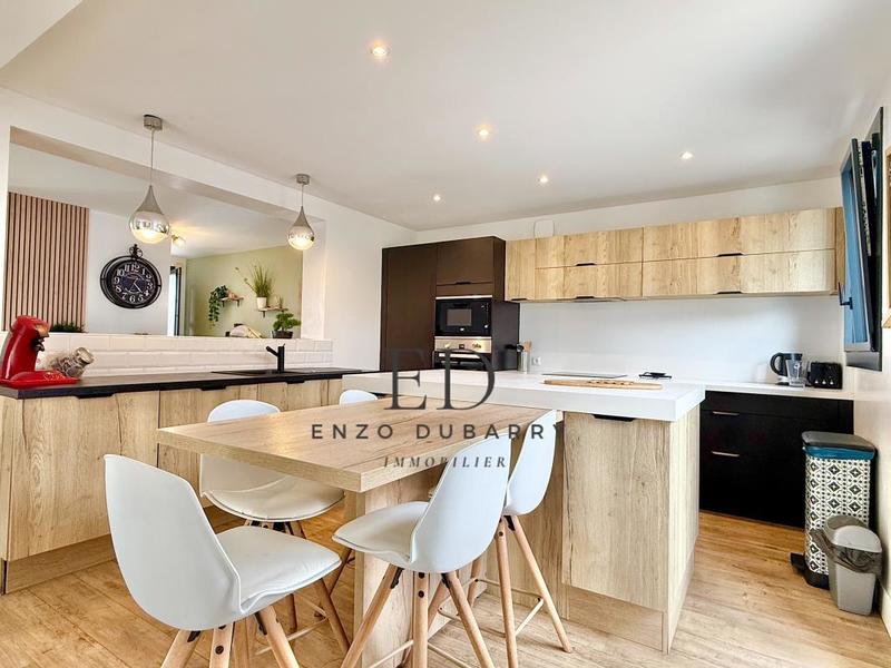 Maison - 174 m² - 7 pièces