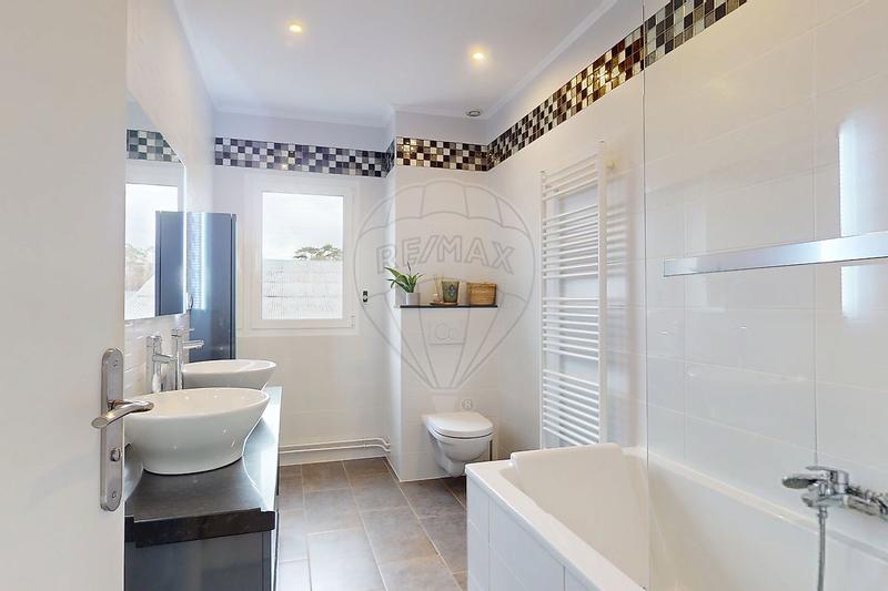 Maison - 163 m² - 6 pièces