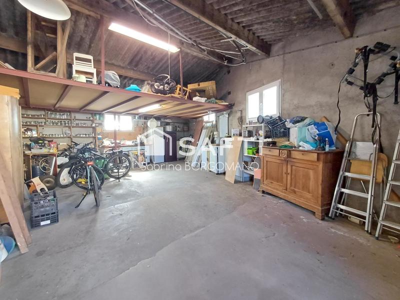 Maison - 220 m² - 7 pièces