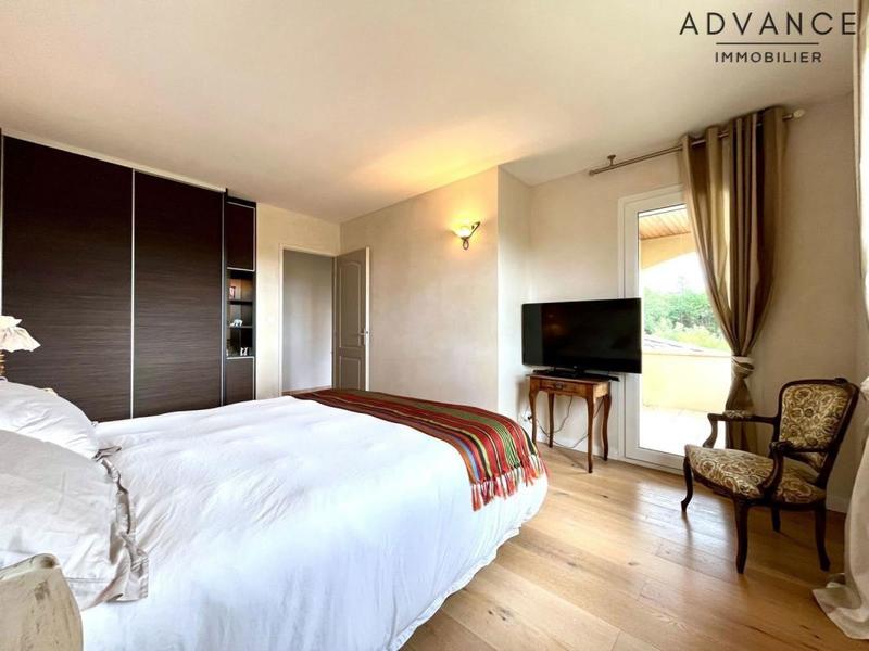 Maison - 172 m² - 6 pièces