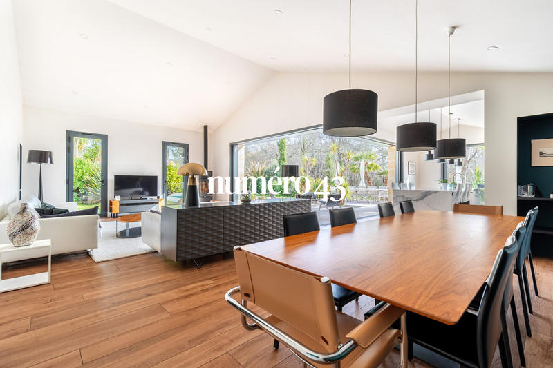 Villa - 199 m² - 7 pièces