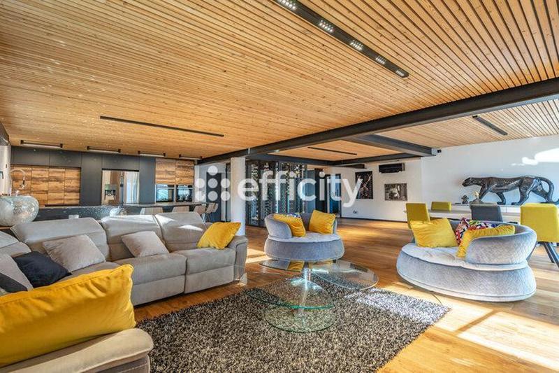 Villa - 686 m² - 14 pièces