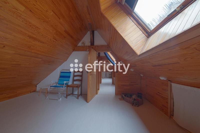 Maison - 230 m² - 7 pièces