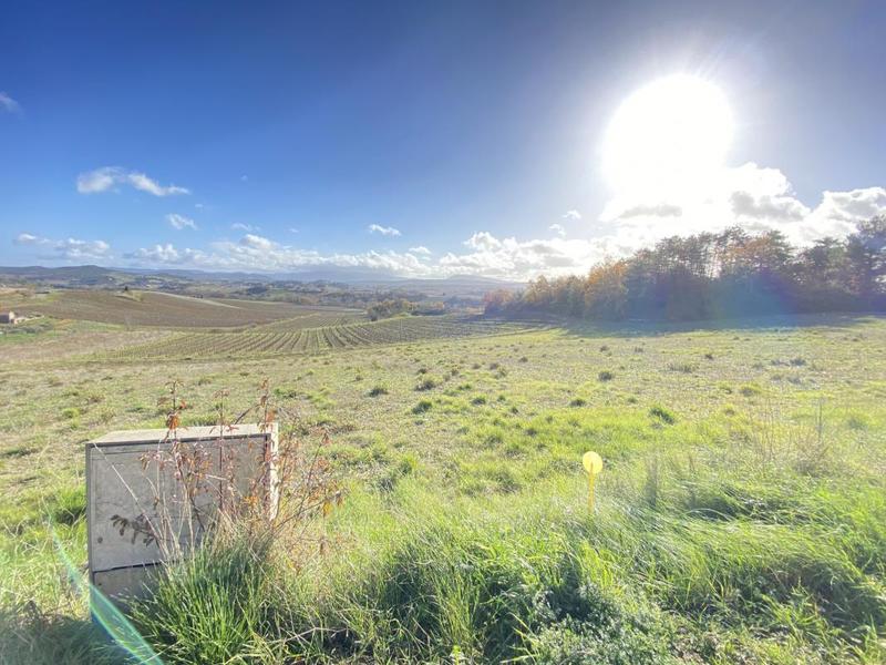 Terrain constructible - 1 051 m²