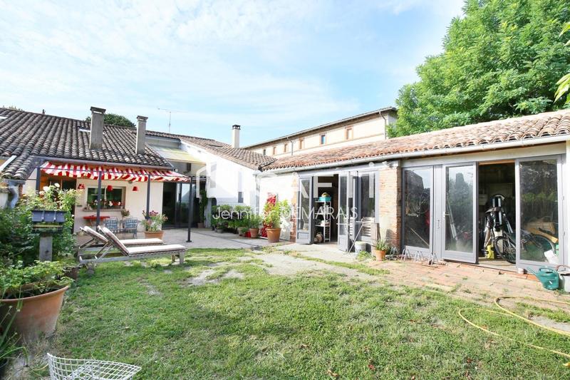 Maison - 276 m² - 10 pièces