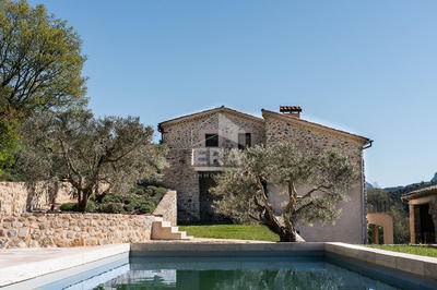 Maison - 231 m² - 6 pièces