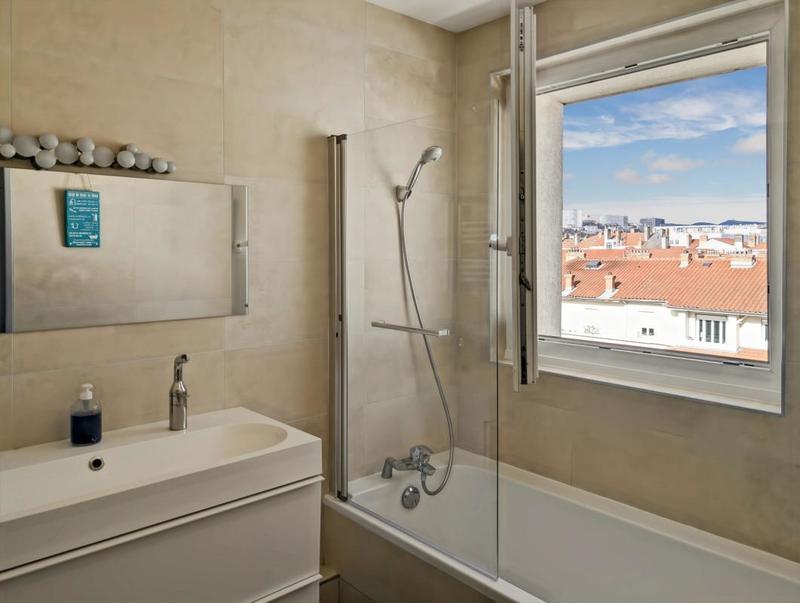 Appartement - 99 m² - 5 pièces