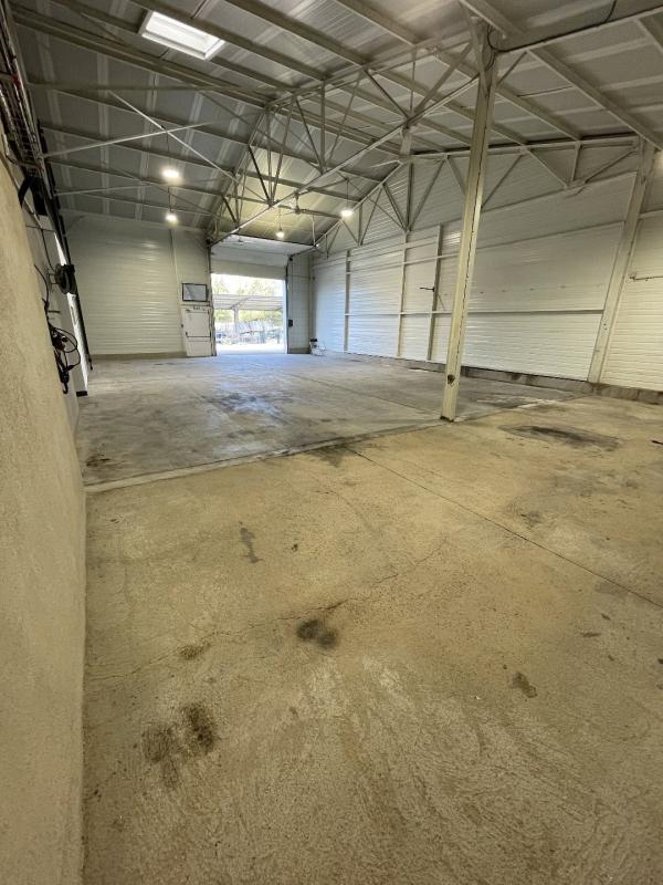 Local d'activité / Entrepôt - 315 m²