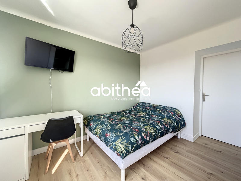 Appartement - 79 m² - 5 pièces