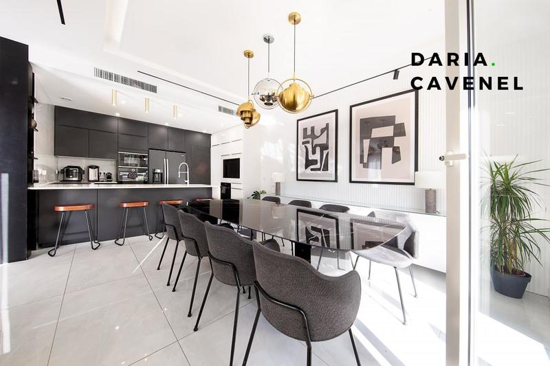 Pavillon - 250 m² - 7 pièces