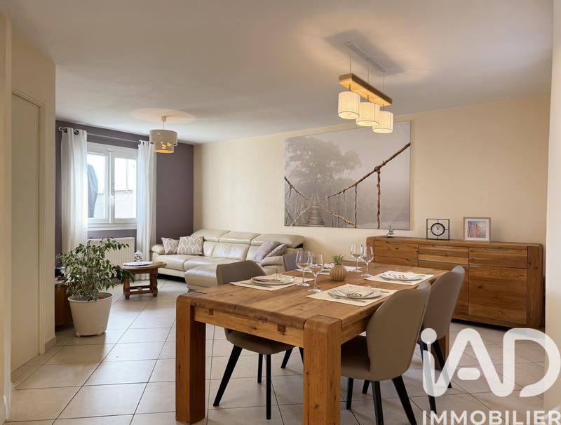 Maison - 93 m² - 4 pièces