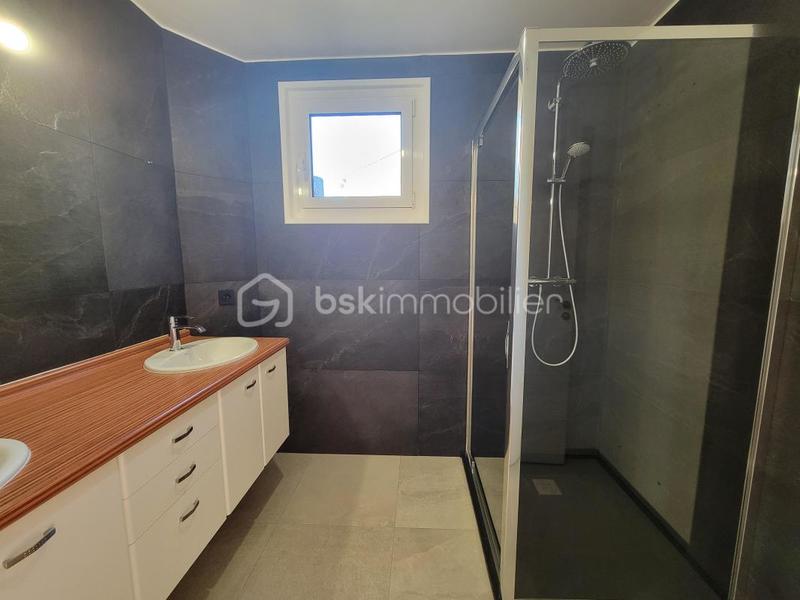 Appartement - 99 m² - 4 pièces