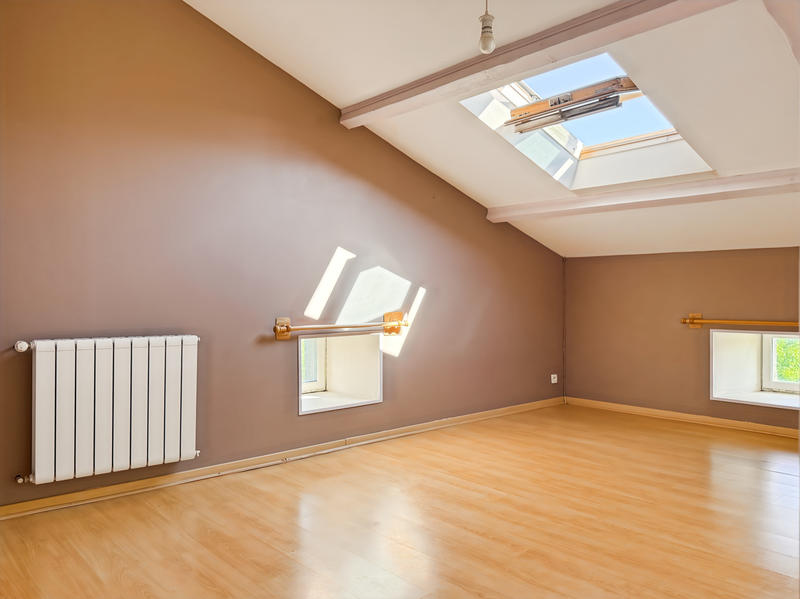 Maison - 240 m² - 10 pièces