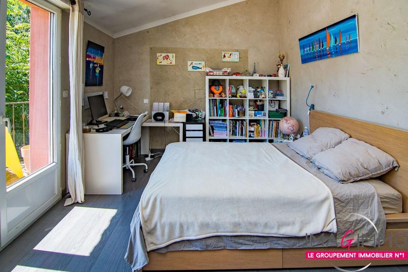 Maison - 213 m² - 6 pièces