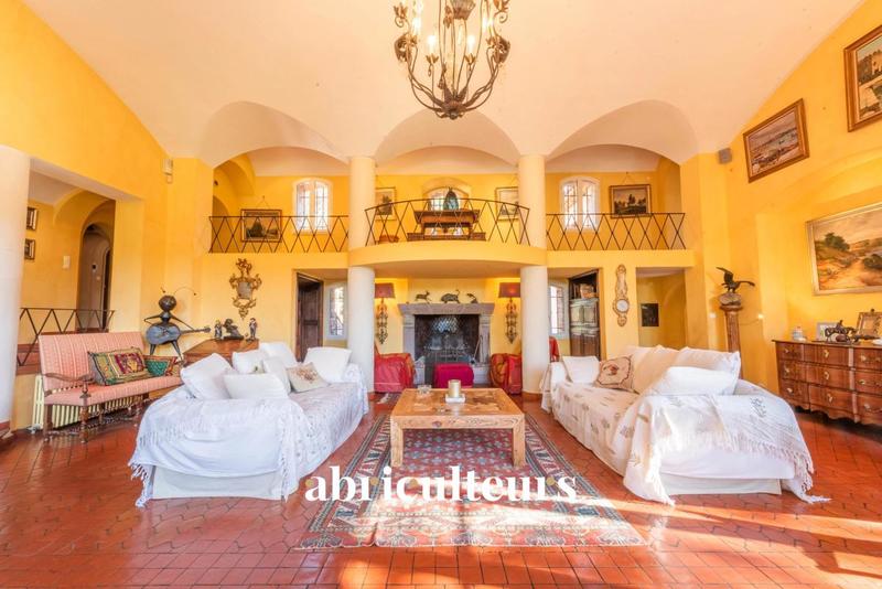 Maison ancienne - 300 m² - 8 pièces