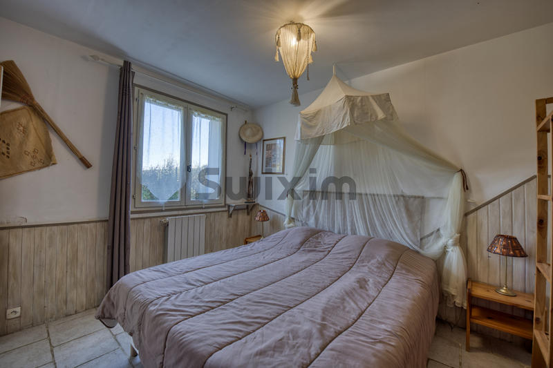 Propriété - 355 m² - 15 pièces