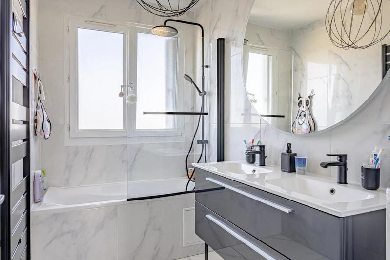 Appartement - 110 m² - 6 pièces