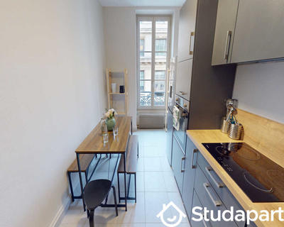 Chambre - 150 m² - 1 pièce