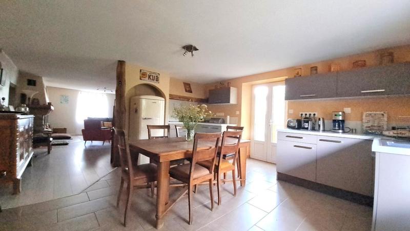 Maison - 205 m² - 7 pièces