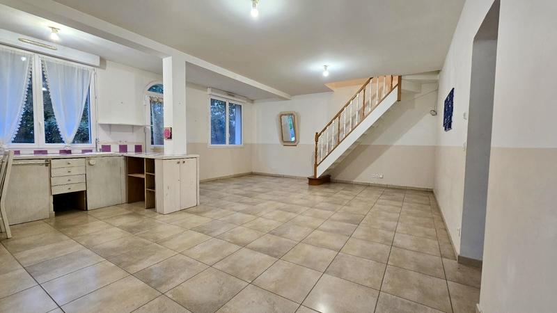 Maison - 99 m² - 5 pièces