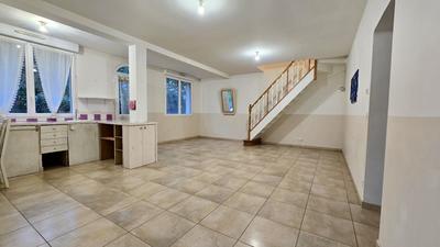 Maison - 99 m² - 5 pièces