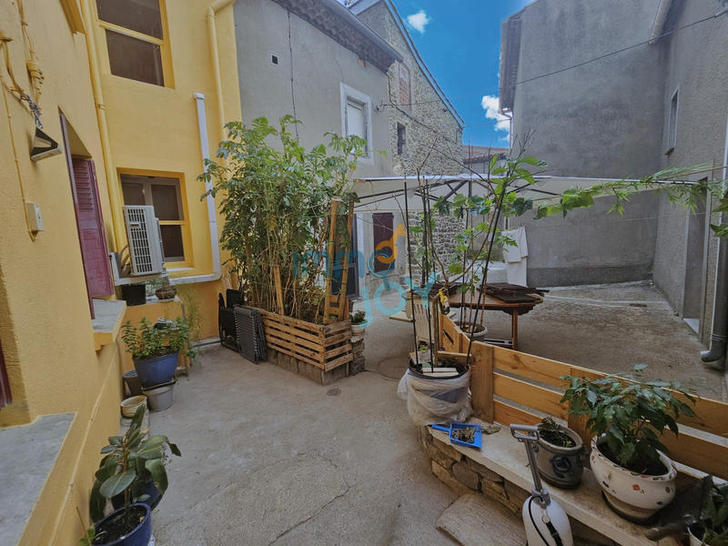 Maison de village - 196 m² - 10 pièces