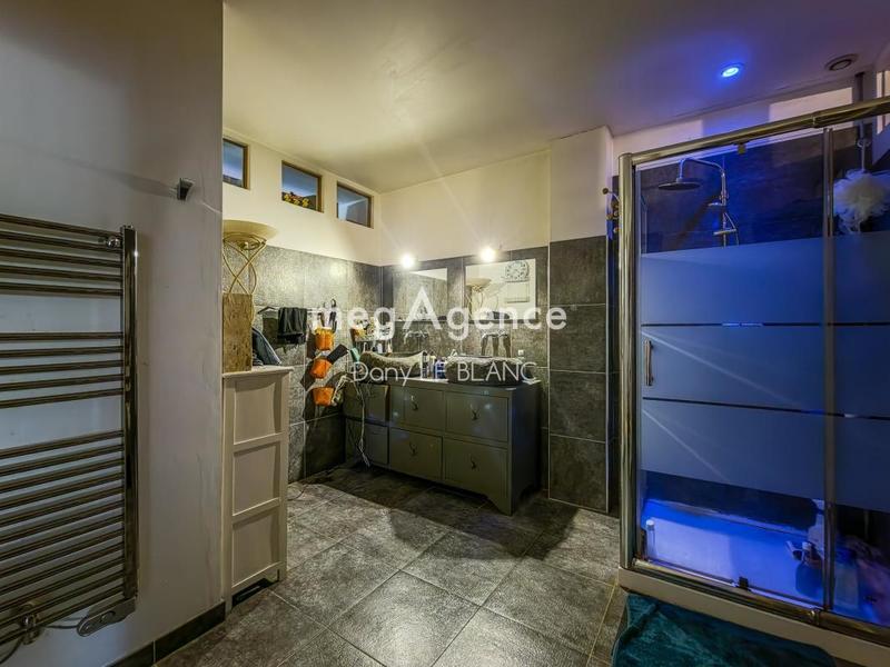 Appartement - 150 m² - 5 pièces