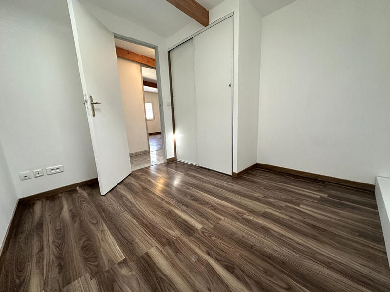 Local d'activité / Entrepôt - 207 m² - 4 pièces