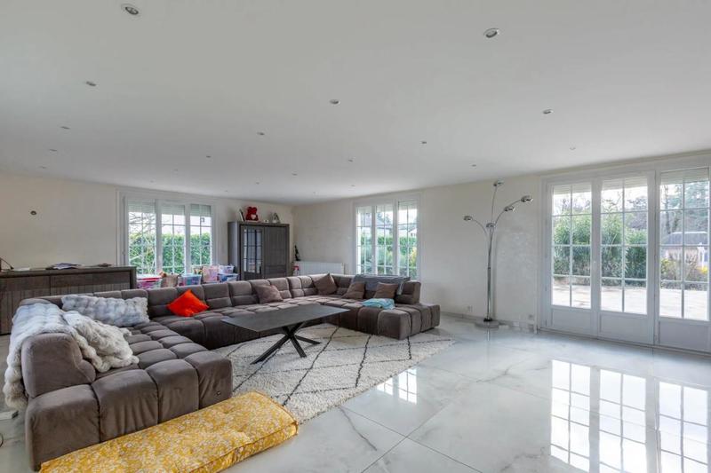 Propriété - 450 m² - 8 pièces