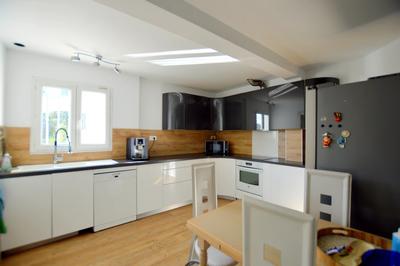 Maison - 182 m² - 7 pièces