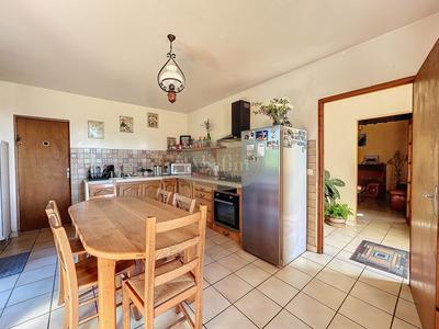 Maison - 210 m² - 8 pièces