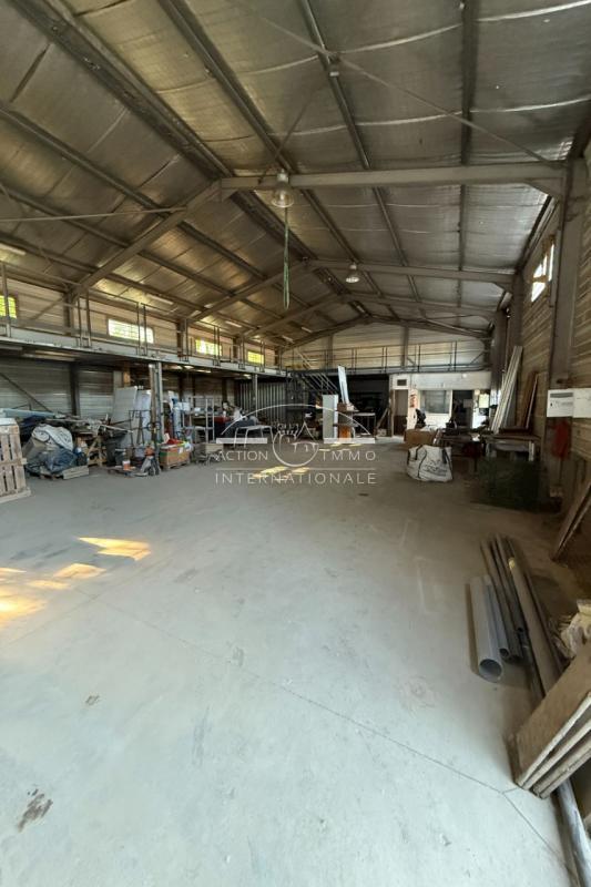Hangar - 400 m² - 3 pièces