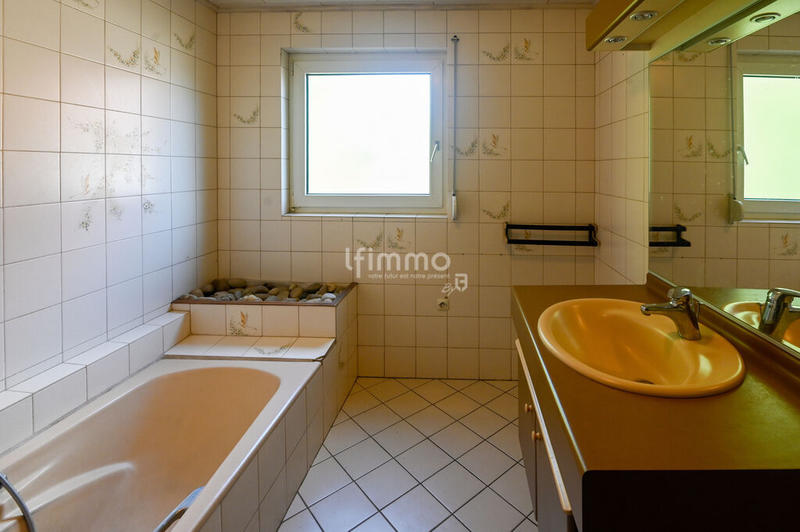 Maison - 194 m² - 8 pièces