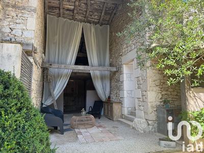 Maison - 247 m² - 8 pièces