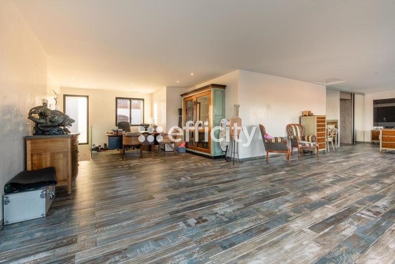 Villa - 344 m² - 7 pièces