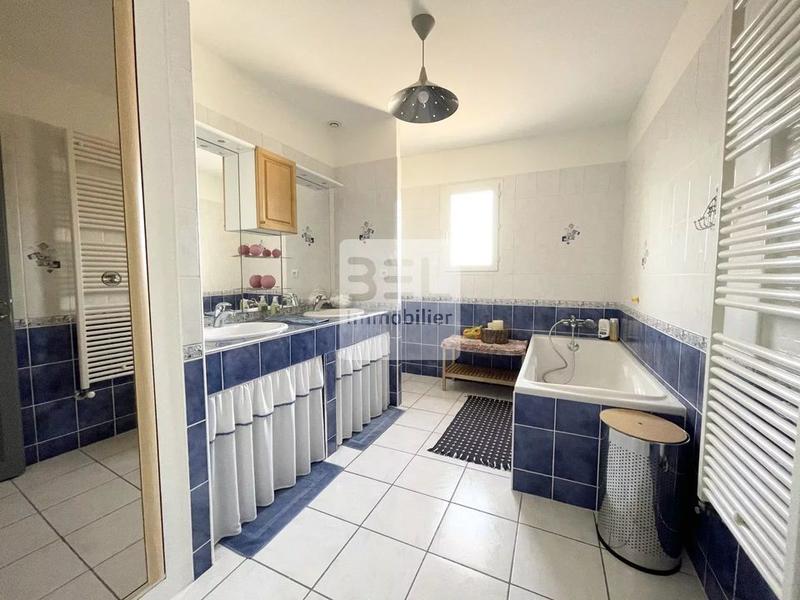 Villa - 225 m² - 7 pièces