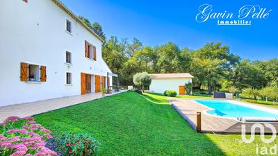 Maison - 210 m² - 7 pièces