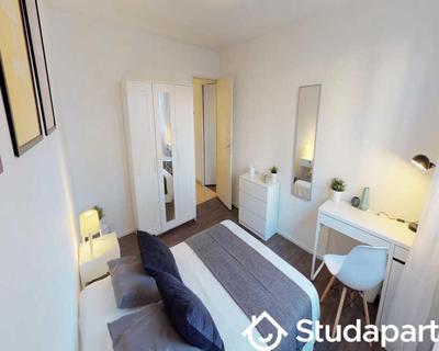 Chambre - 70 m² - 1 pièce
