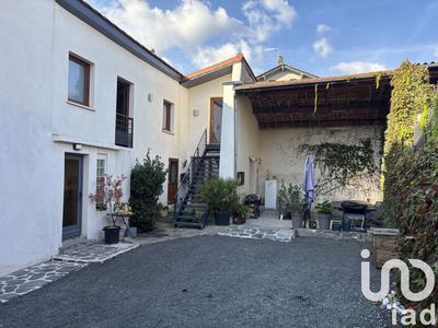 Maison - 156 m² - 9 pièces