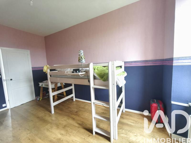 Maison - 242 m² - 8 pièces